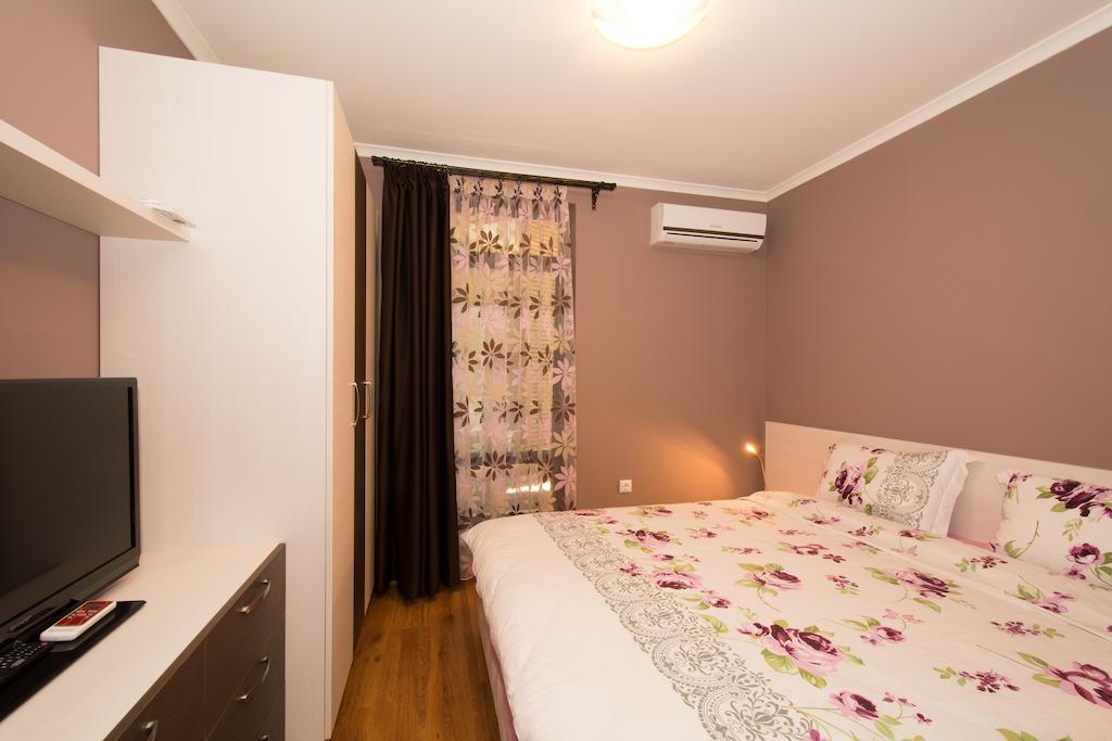 Holiday Village Lozenets Rom bilde